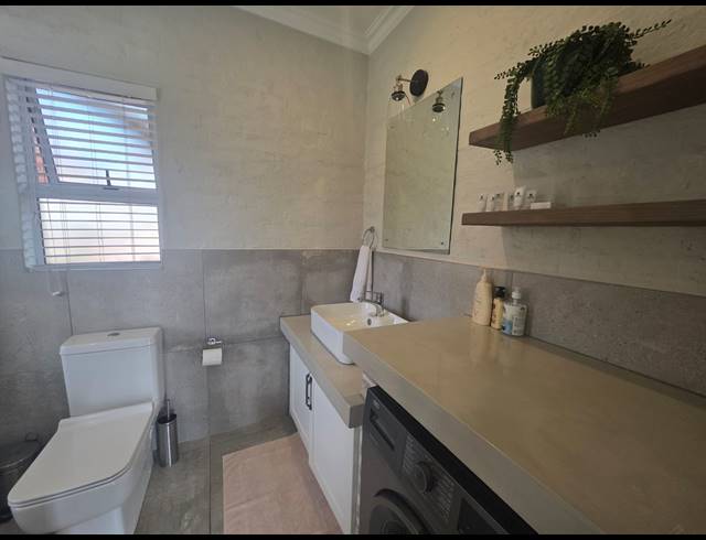 1 BEDROOM FLAT FOR SALE IN LOCHVAAL